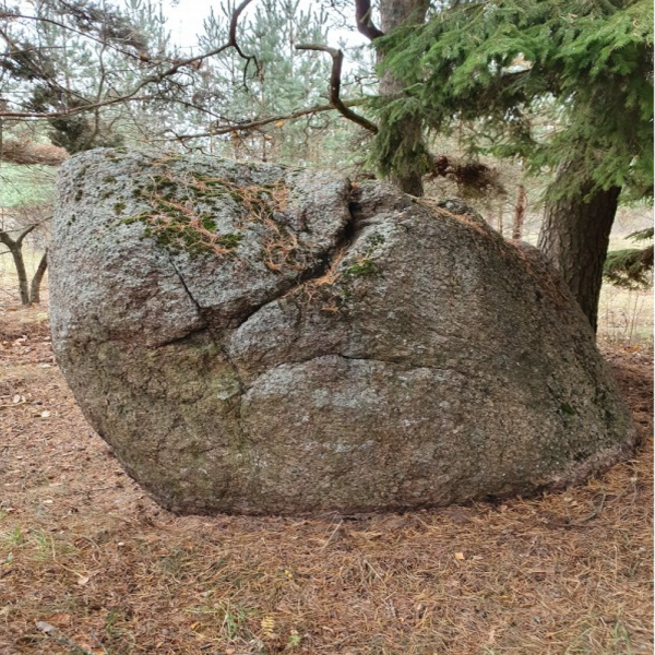 Ruskuļu lielais akmens